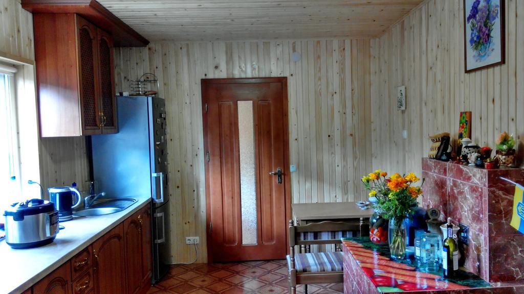 Cottage Ozerniy Lazeshchyna Kamer foto