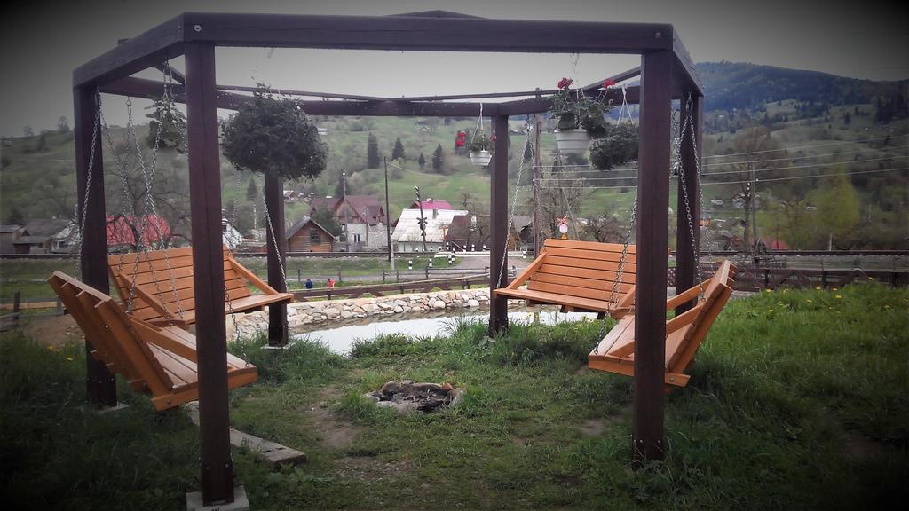Cottage Ozerniy Lazeshchyna Buitenkant foto